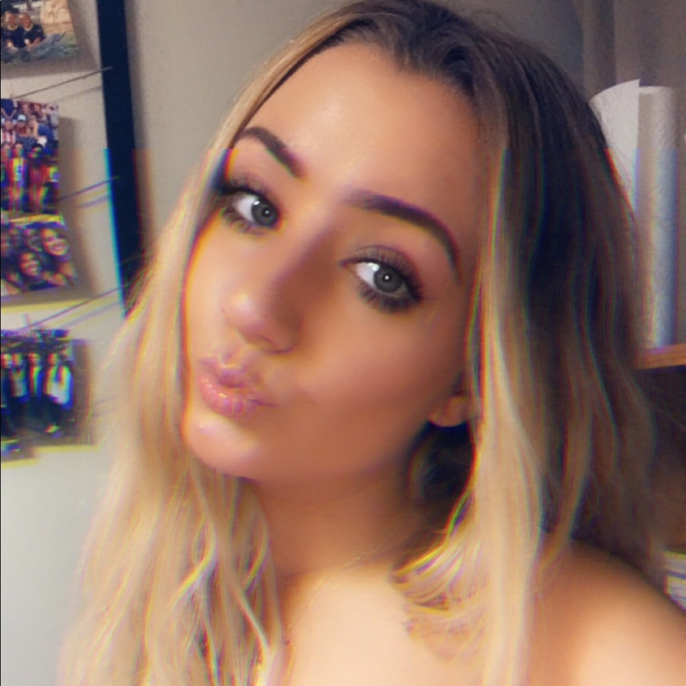 Meet your Posher, Alaina